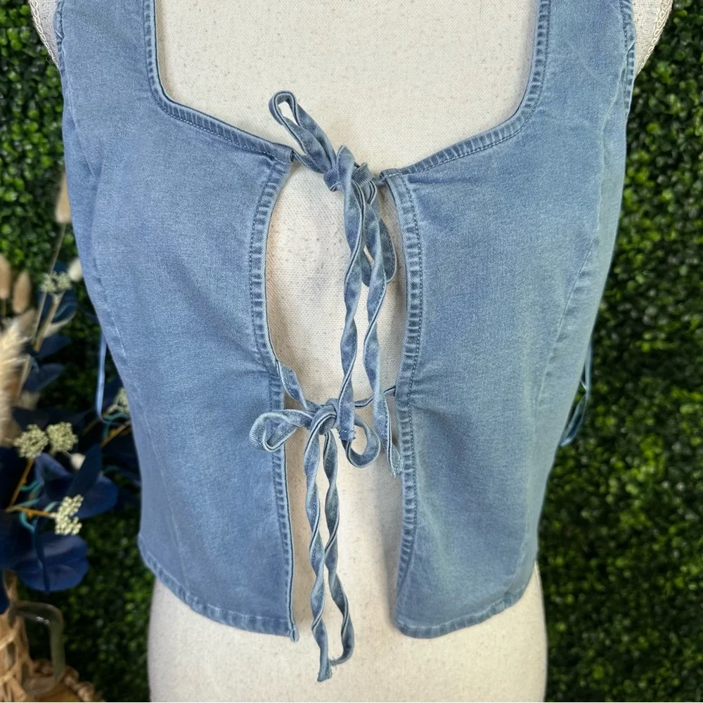 Nwt Light Blue Denim Tie-Front Vest‎